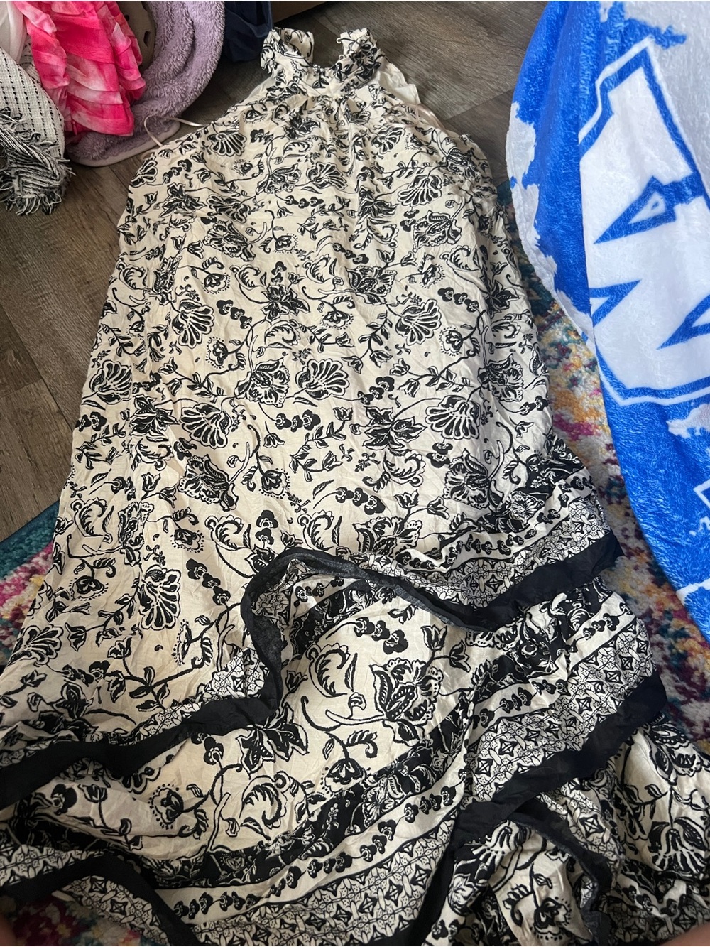 Vince camuto small ruffle dress